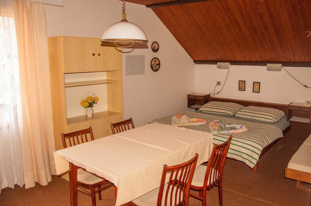 Hotel Privát - Harrachov 392 Habitación foto
